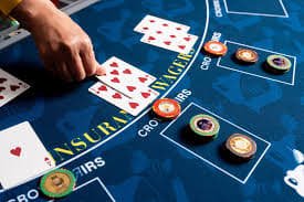 Studio Three Card Poker virus69 dengan dealer langsung Dealer langsung Three Card Poker di studio virus69 dengan kamera HD